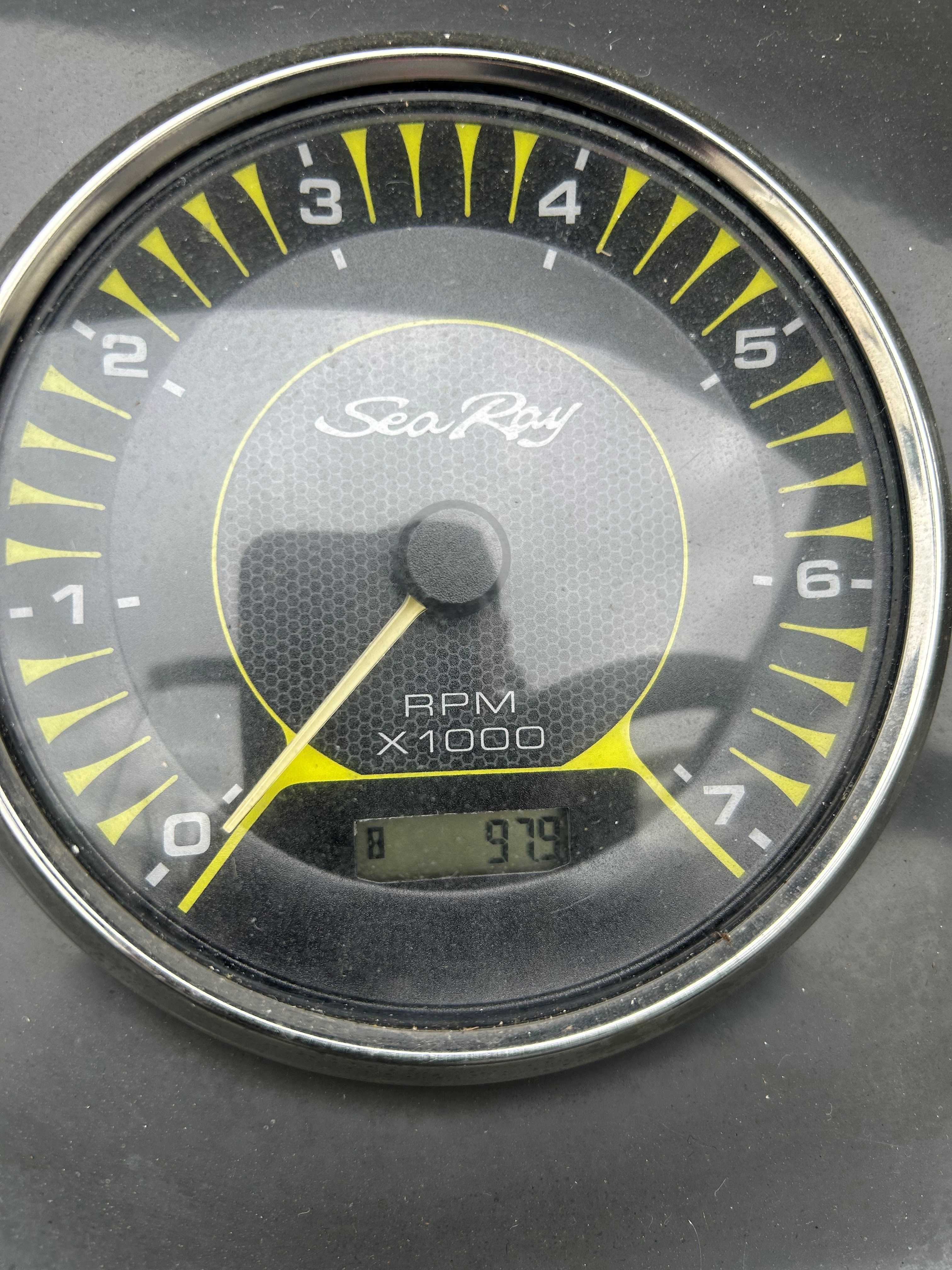 2016 Sea Ray SPX 210 - Image 9