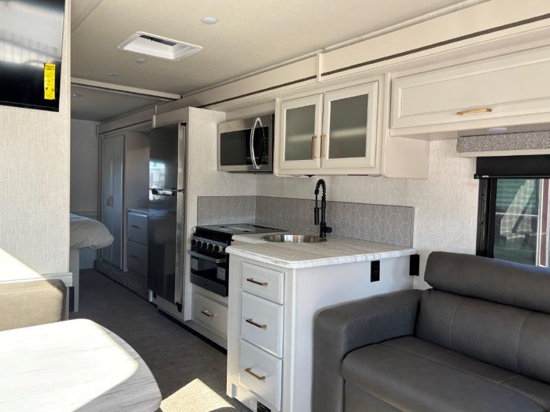 2026 Holiday Rambler Admiral 29M - Image 7