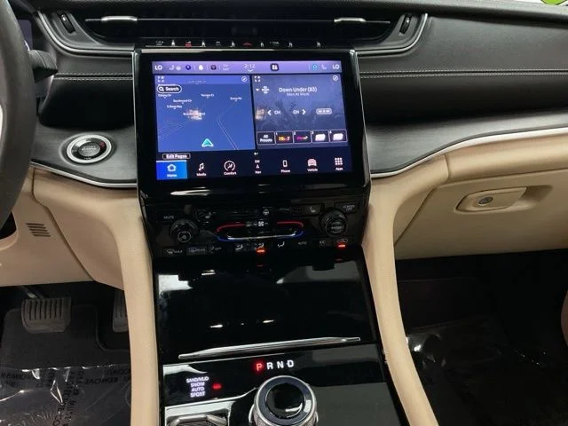 2023 Jeep Grand-Cherokee-L Laredo Altitude 4x4 - Image 16