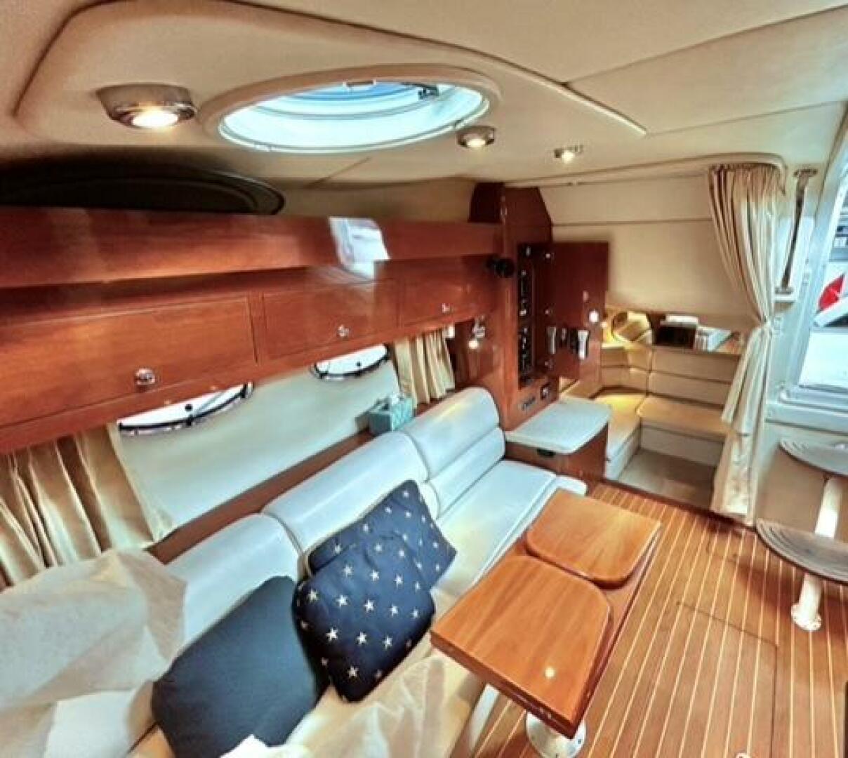 2005 Regal 3560 Commodore - Image 17