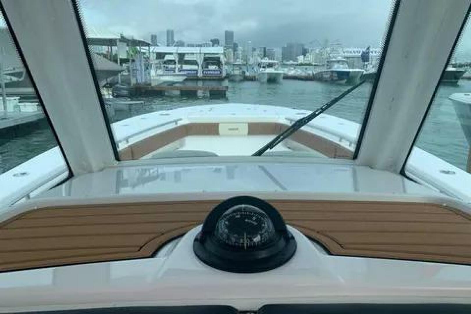 2020 Caymas 341 CC - Image 23