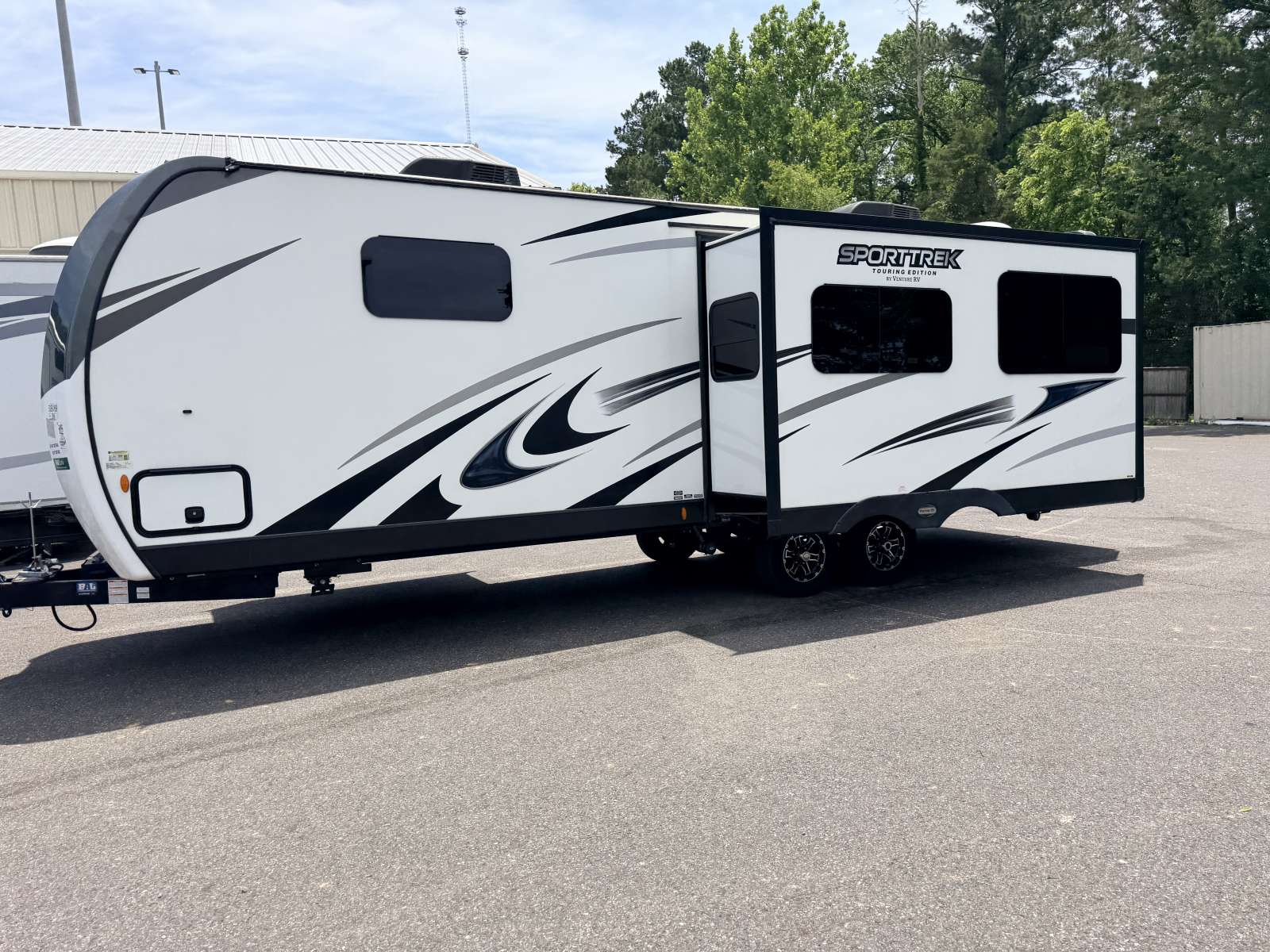 2023 Venture RV SportTrek Touring Edition - Image 3
