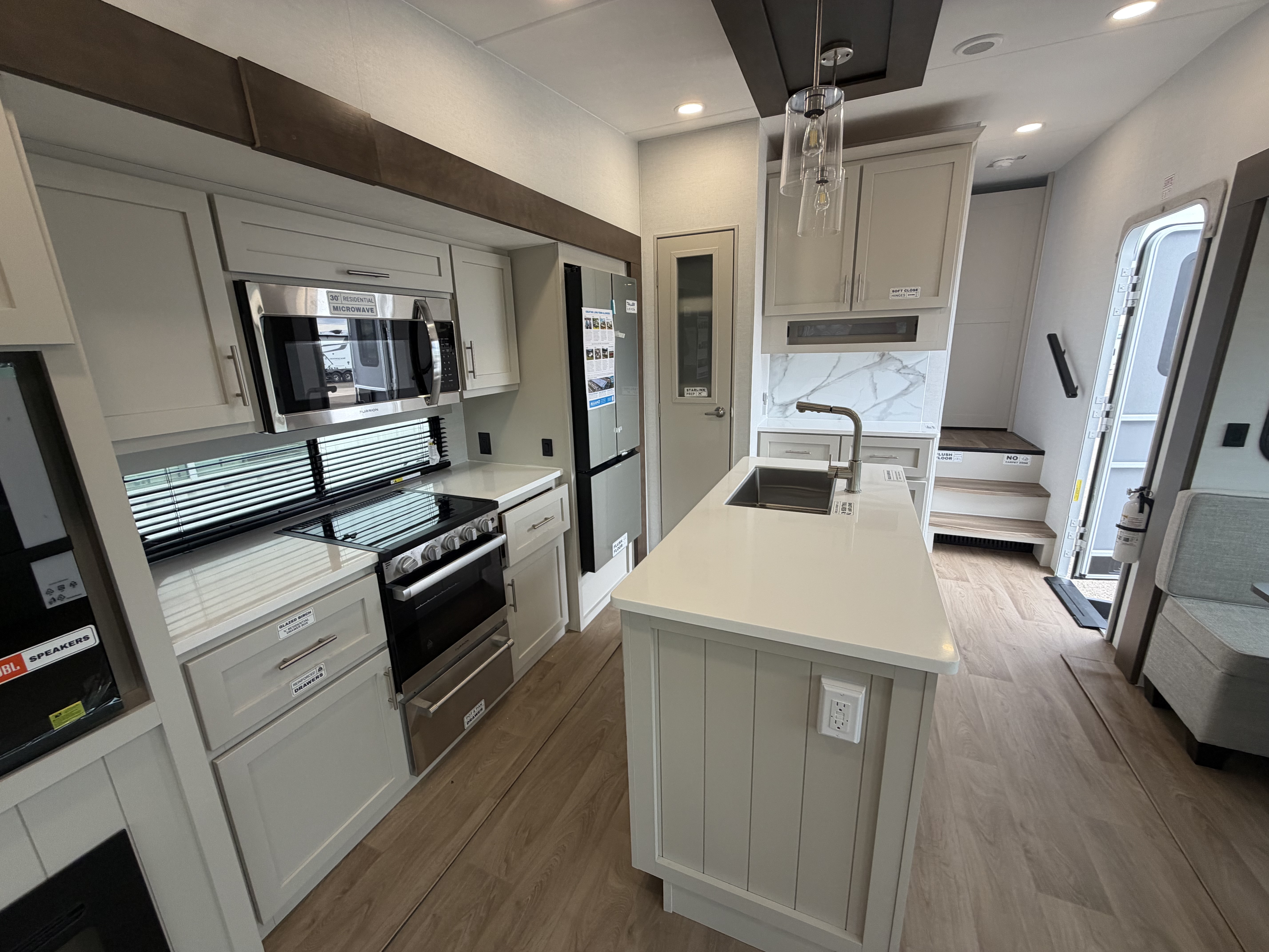 2027 Alliance RV Avenue 29RL - Image 11