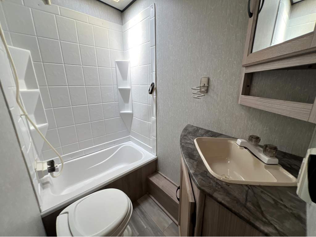 2021 COACHMEN SPIRIT 2659 - Image 17