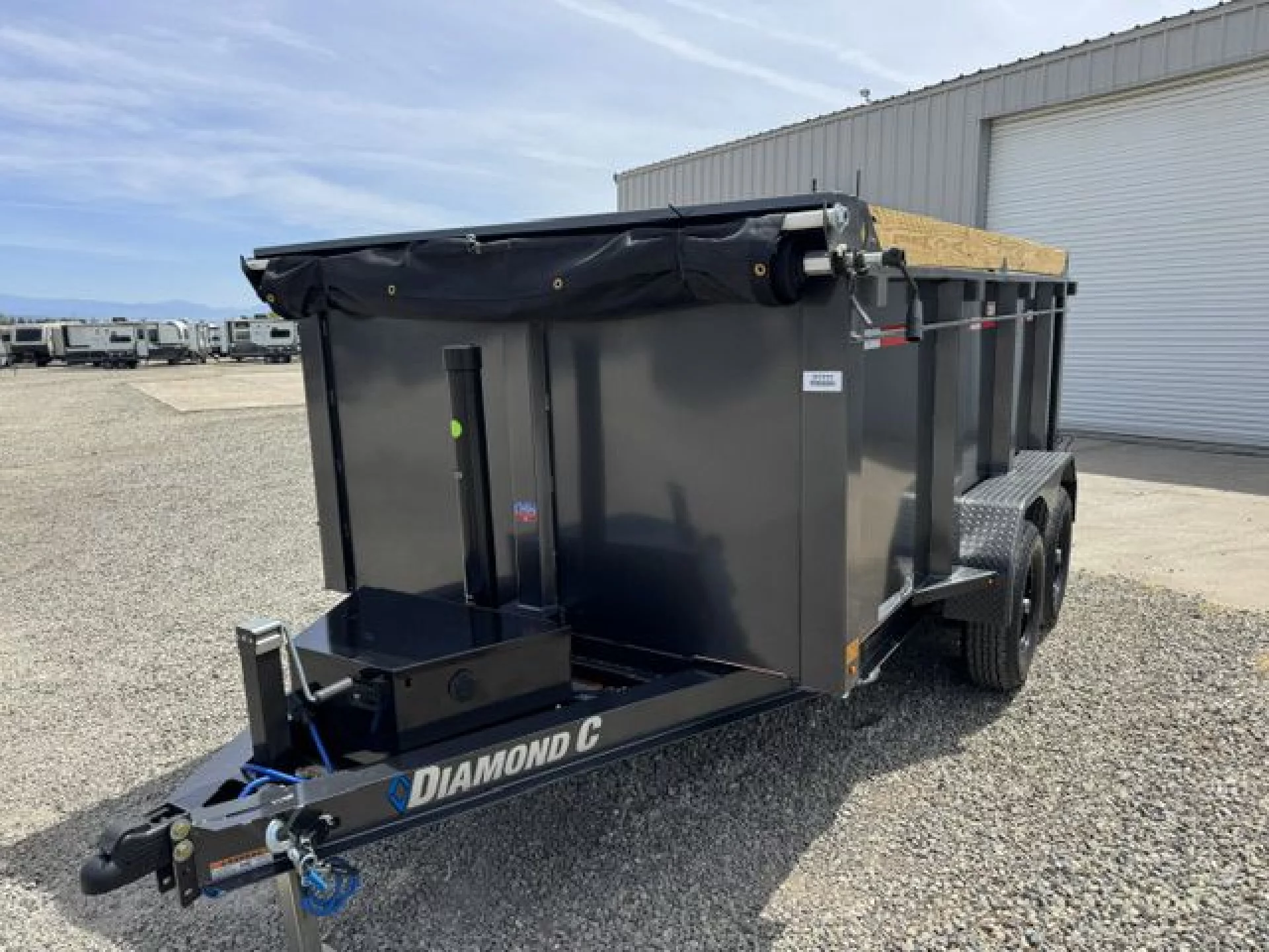 2027 DIAMOND C TRAILERS DIAMOND C MDT 206 MEDIUM DUTY 12X77 44 SIDES - Image 3