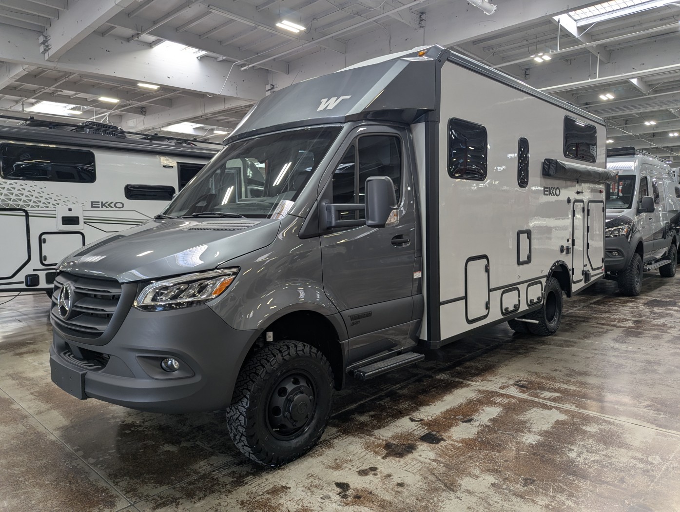 2026 Winnebago EKKO Sprinter 23B - Pop-Top AWD - Image 3