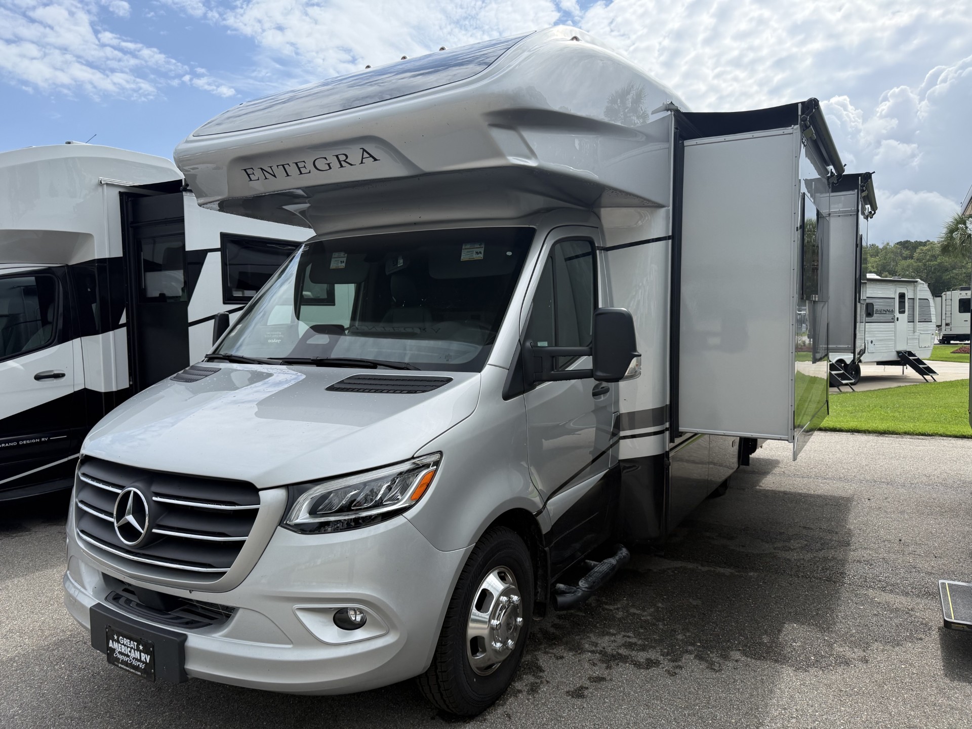 2027 ENTEGRA COACH QWEST 25L - Image 2