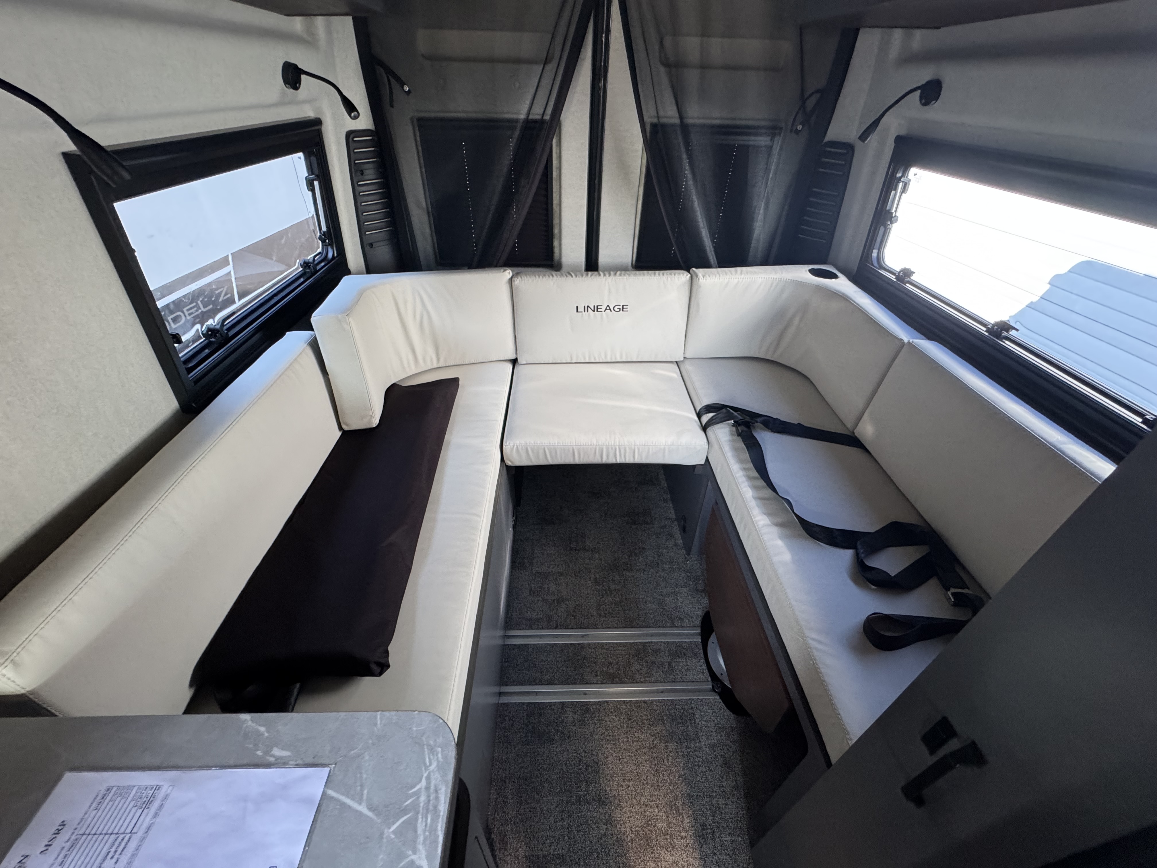 2027 GRAND DESIGN LINEAGE SERIESVP LVP2 - Image 16