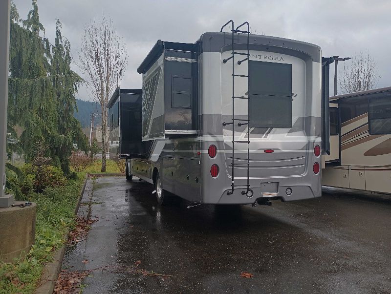 2026 Entegra Coach Accolade 37M - Image 3