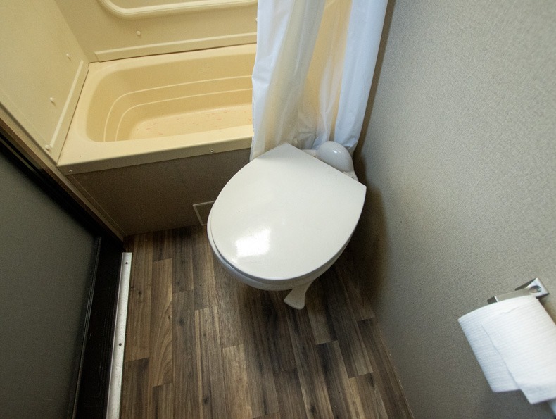2016 Dutchmen RV Aerolite 242BHSL - Image 16