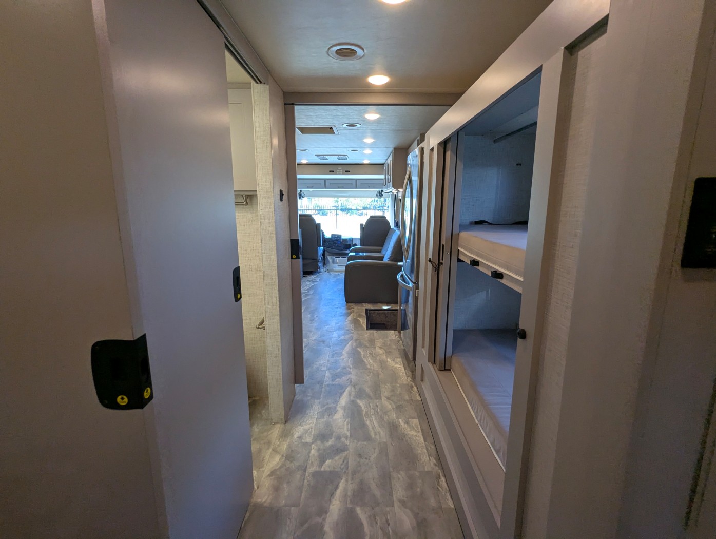2023 Thor Motor Coach Challenger 37DS - Image 53