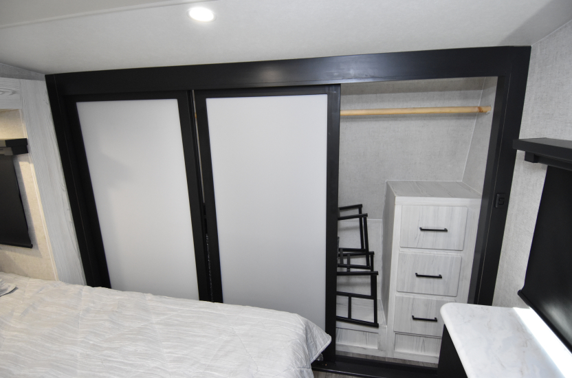 2025 Eclipse Attitude Wide Lite 5th Wheel 39A15G - Image 42