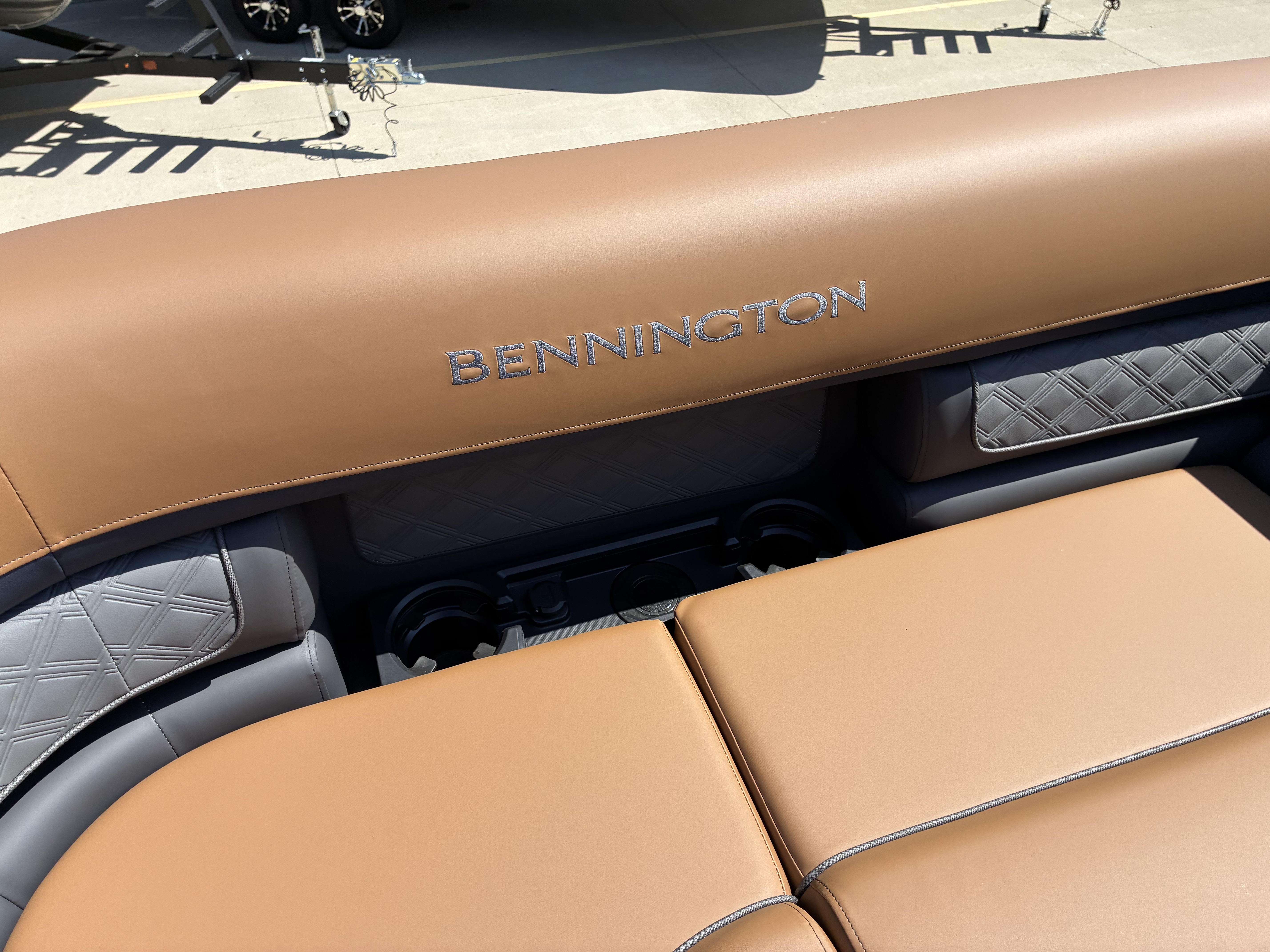 2027 Bennington 22SSR  - Image 18