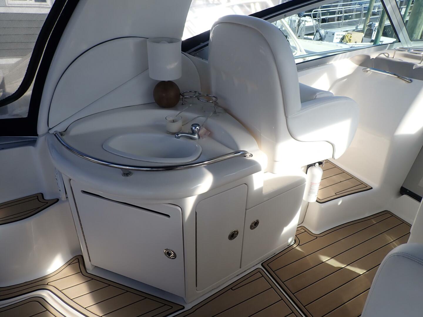 2006 Sea Ray 340 Sundancer - Image 3