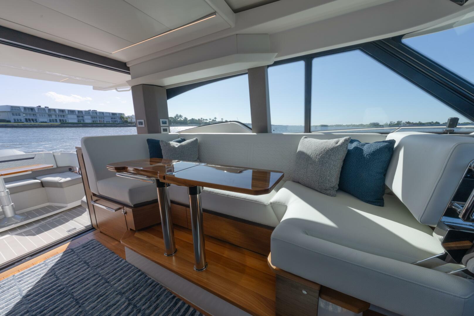2025 Tiara Yachts 43 LE - Image 30