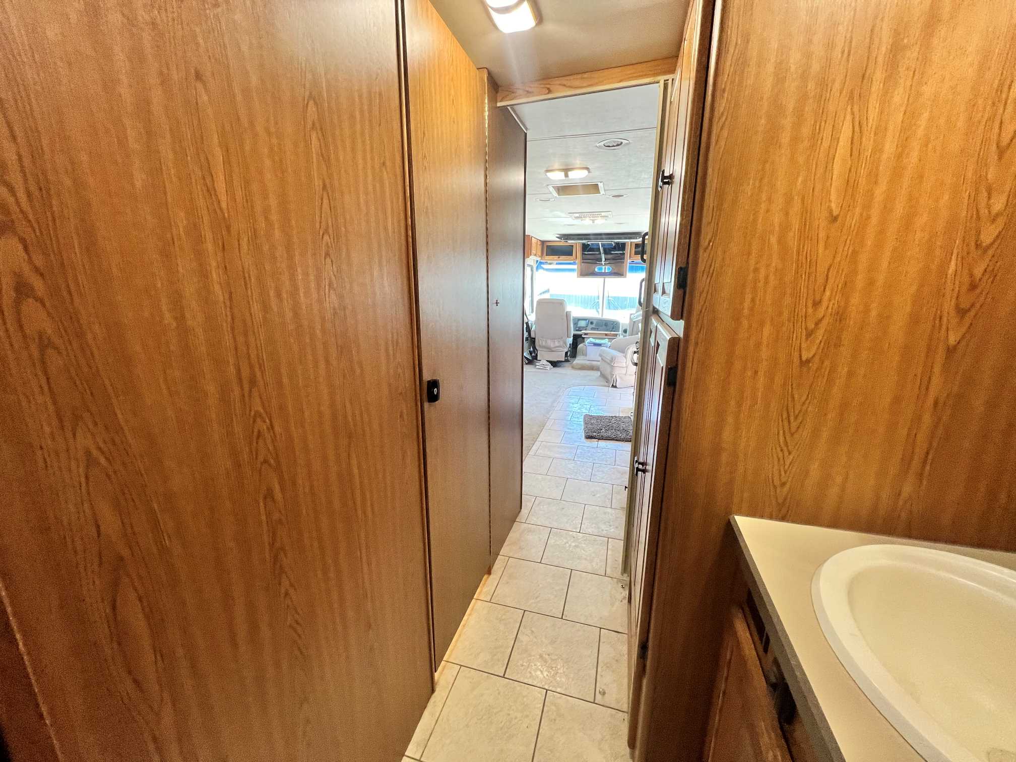 2005 Tiffin Allegro Bay 34XB - Image 20