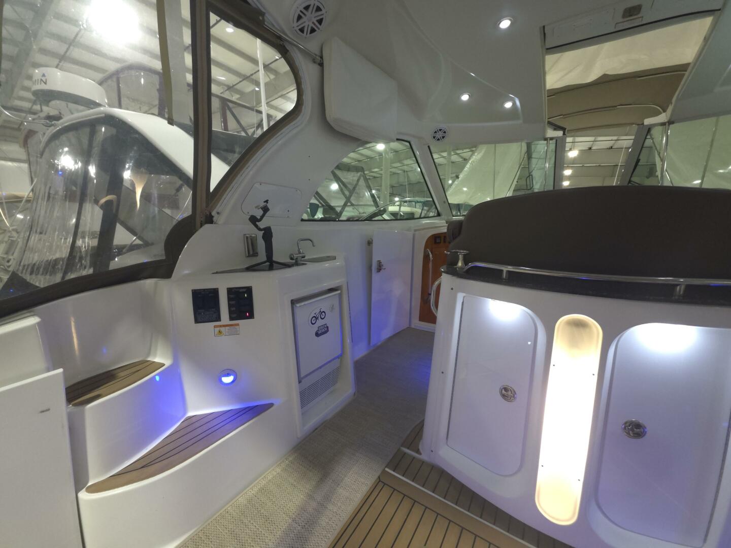 2008 Cruisers Yachts - Image 36