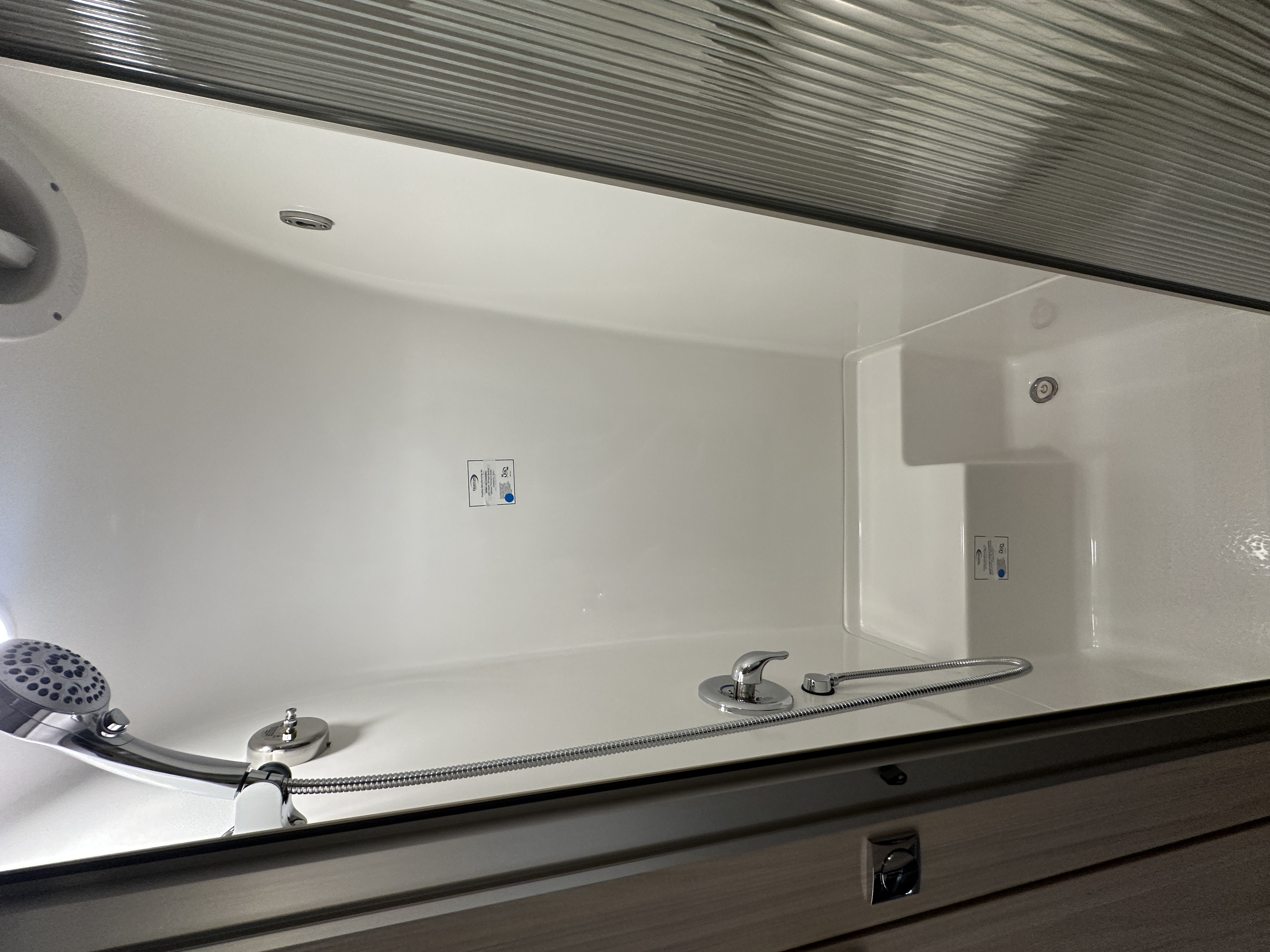 2027 Airstream Globetrotter 25FBT - Image 20