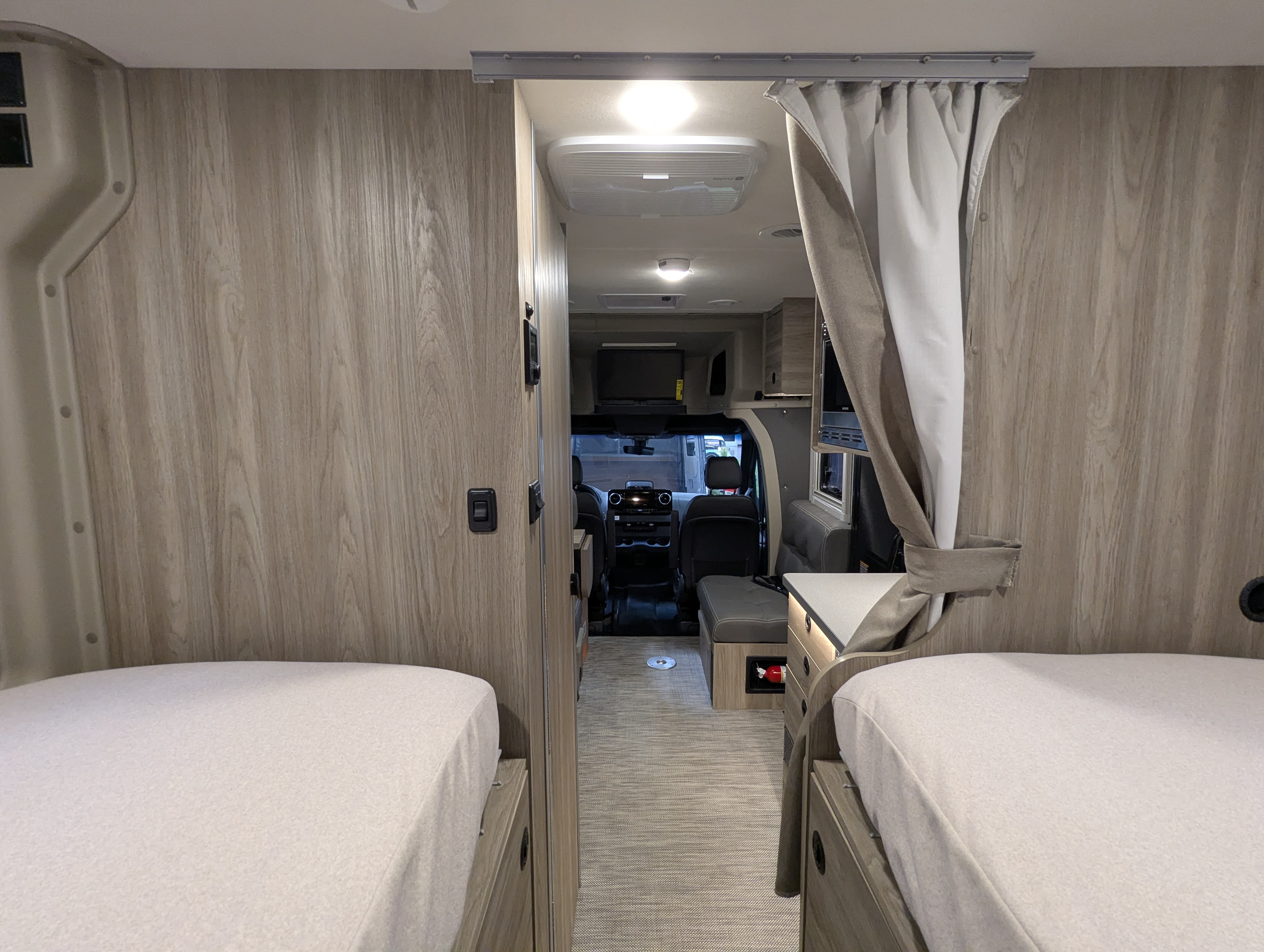 2026 Winnebago EKKO Sprinter 23B AWD - Image 23