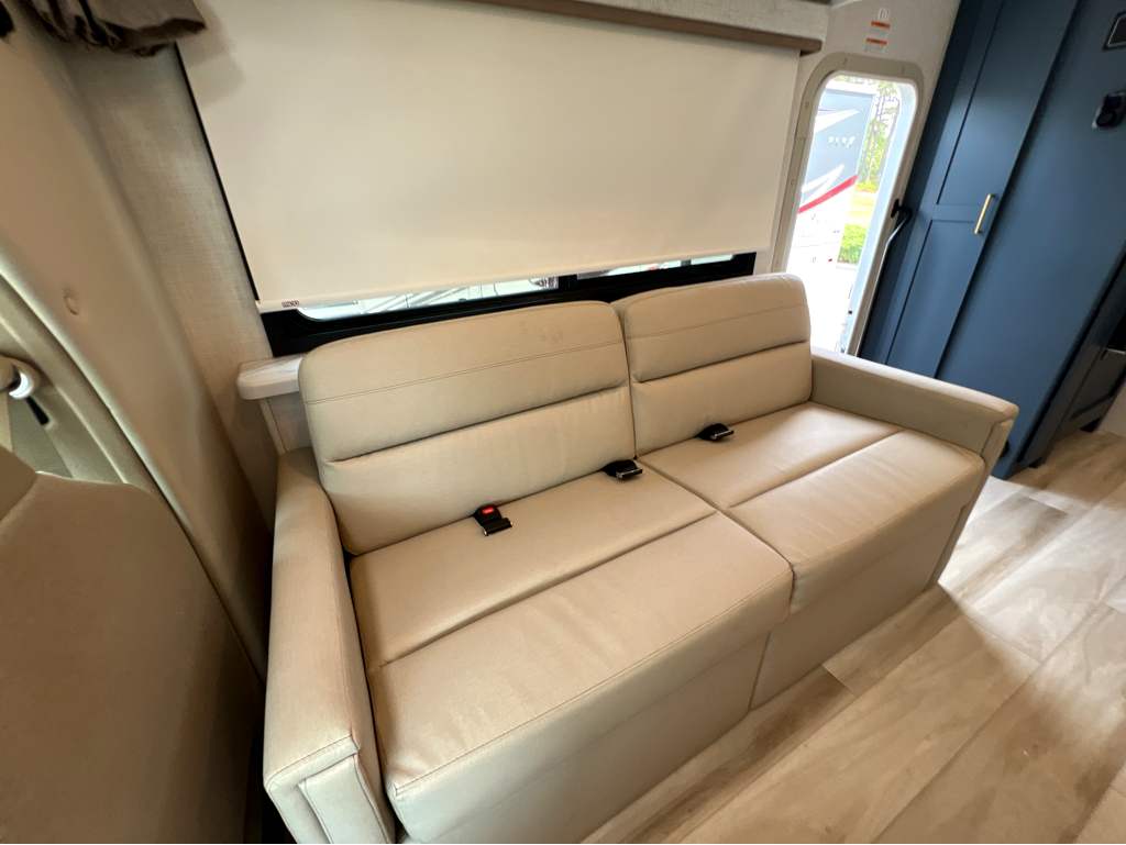 2026 THOR MOTOR COACH MAGNITUDE GA31 - Image 8
