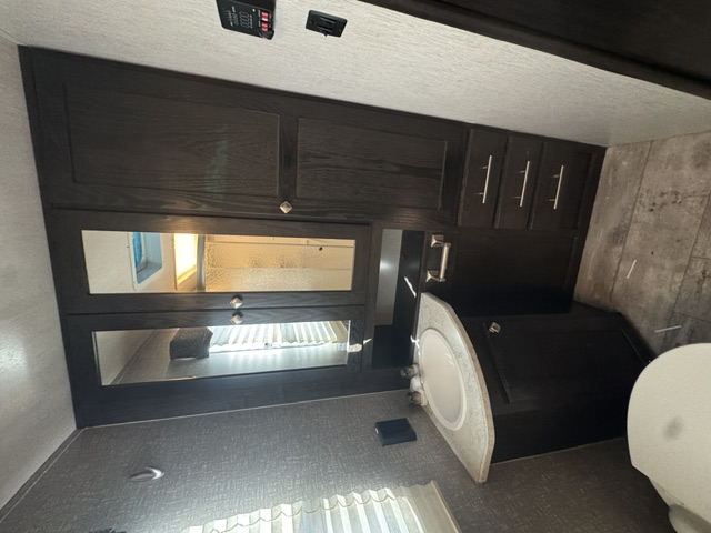 2018 HEARTLAND RV NORTH TRAIL 22FBS - Image 25