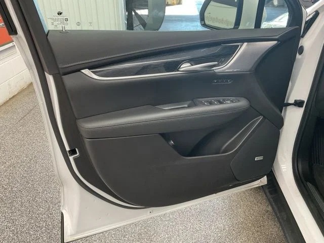 2023 Cadillac XT5 Util 4D Prem Luxury Platinum AWD I4 - Image 11