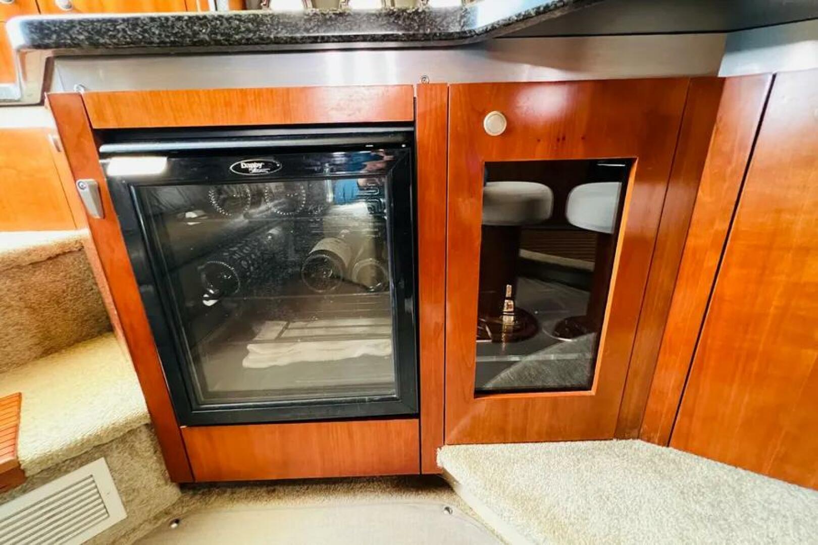 2006 Cruisers Yachts 420 Express - Image 22