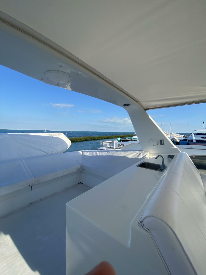 1994 Hatteras 70 Cockpit Motor Yacht - Image 12