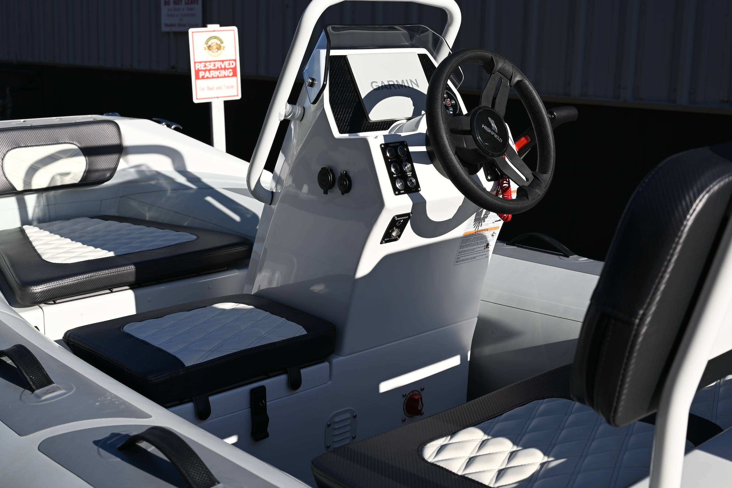 2027 Highfield Sport 330 Standard - Image 12