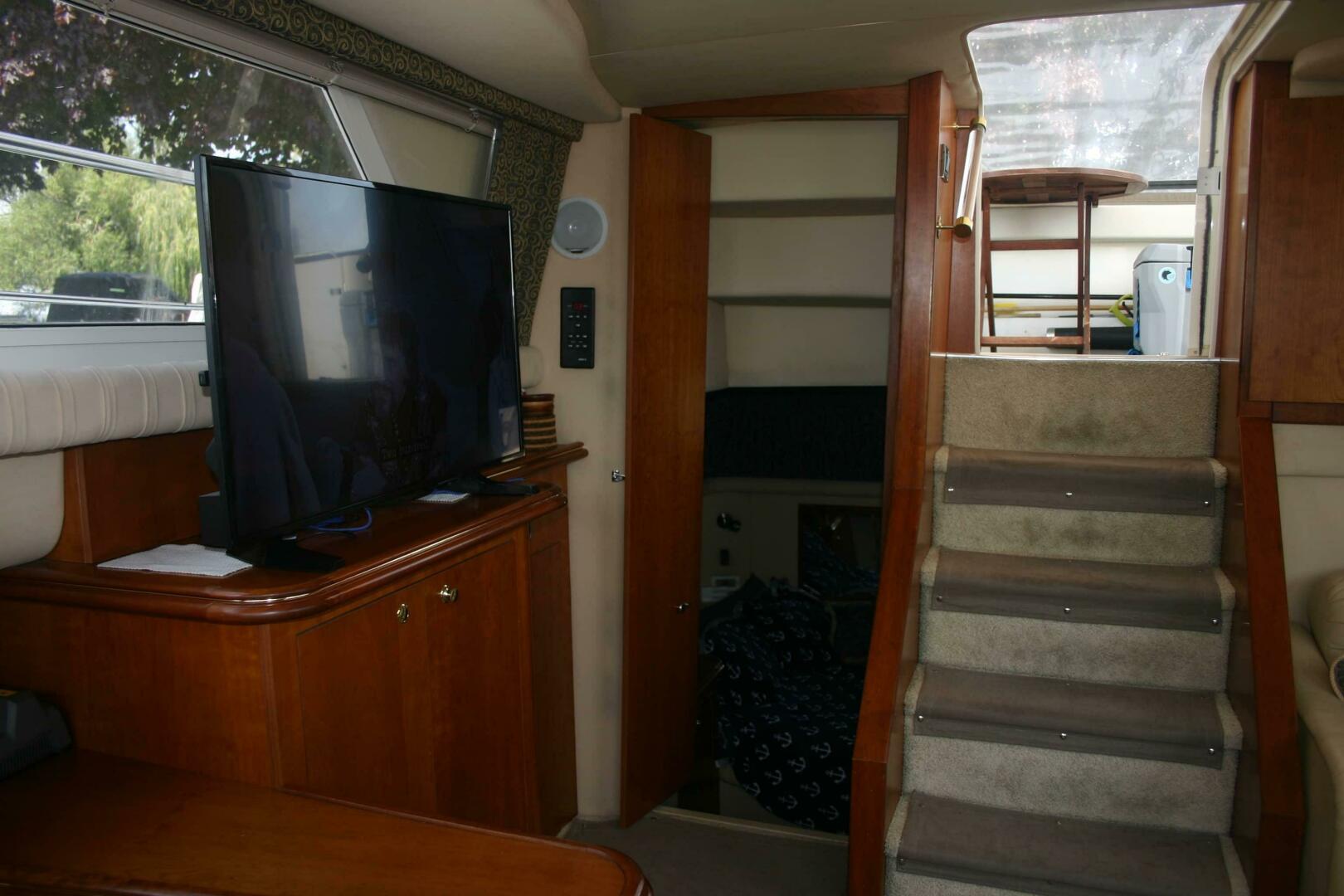 2001 Cruisers Yachts 3750 Motor Yacht - Image 41