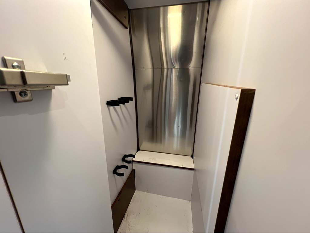 2022 AIRSTREAM GLOBETROTTER 25FBT - Image 14