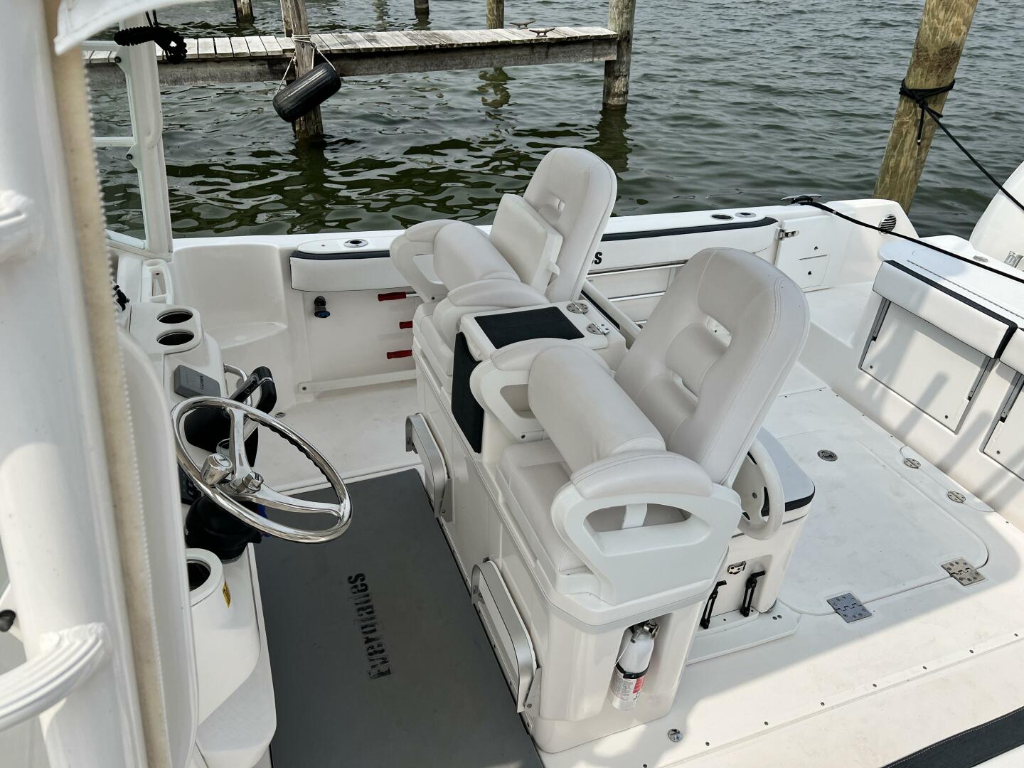 2012 Everglades 350 LX - Image 36