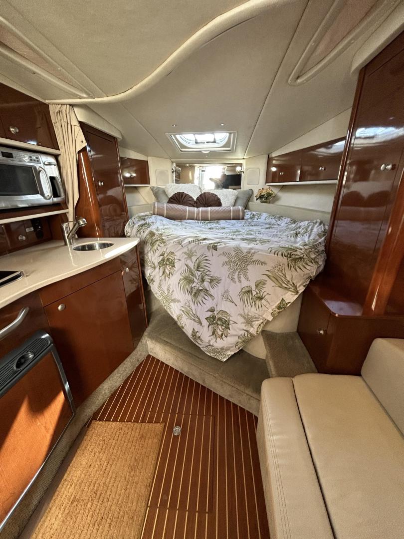 2009 Sea Ray 310 Sundancer - Image 10