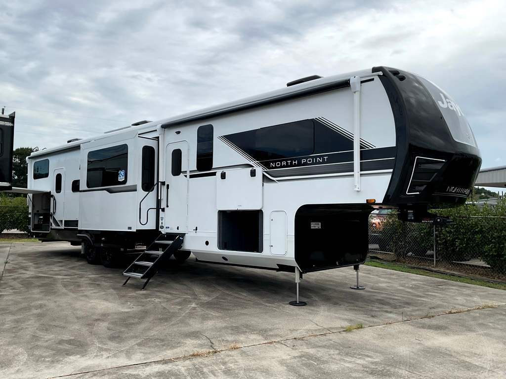 2027 JAYCO NORTH POINT 391TBBH - Image 3