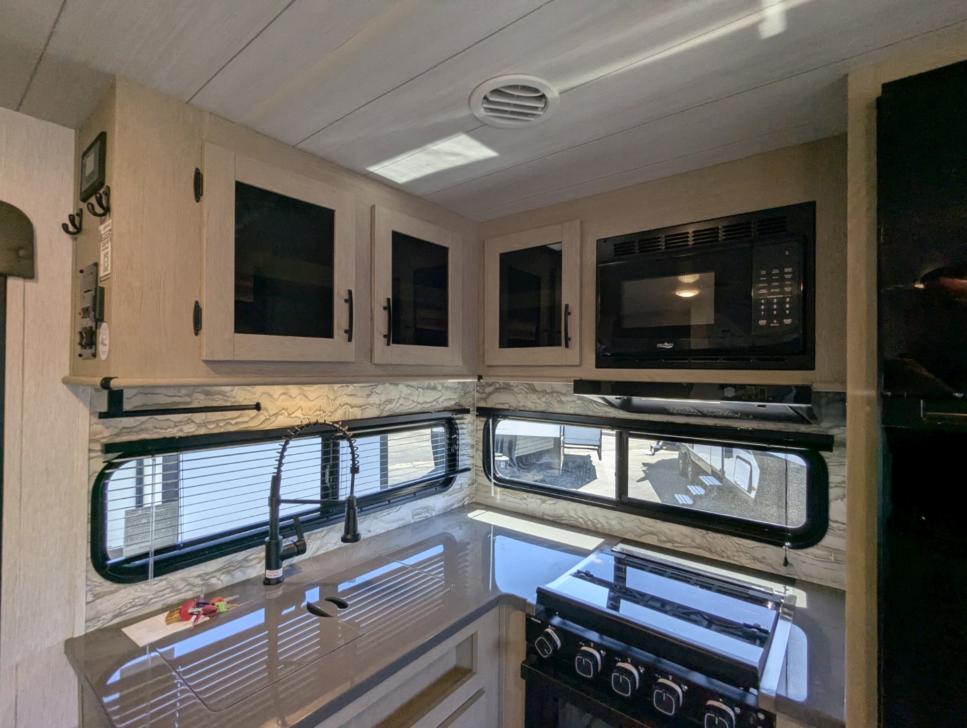 2024 Forest River EVO Southwest T2500 - Image 19
