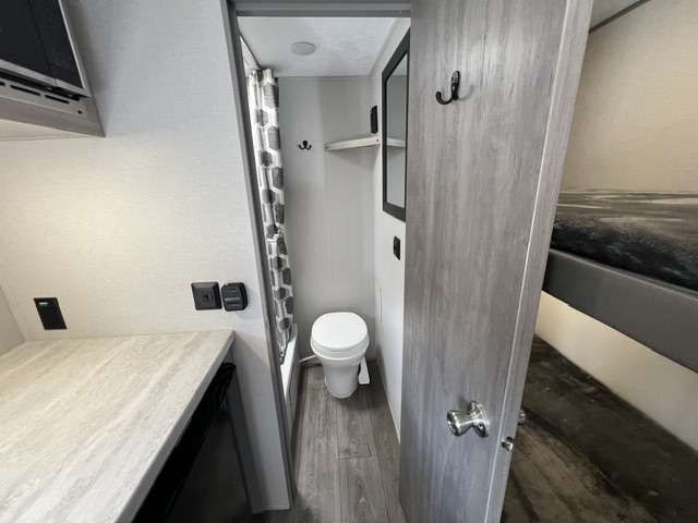 2024 Coachmen Catalina Summit Series 7 164BHX - Image 18