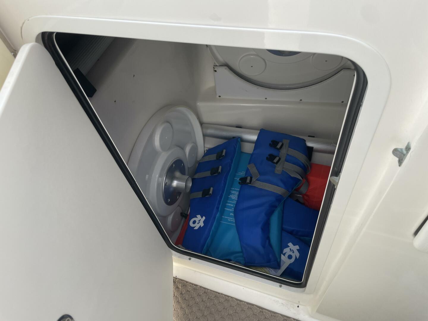 2008 Sea Ray 270 SLX - Image 15
