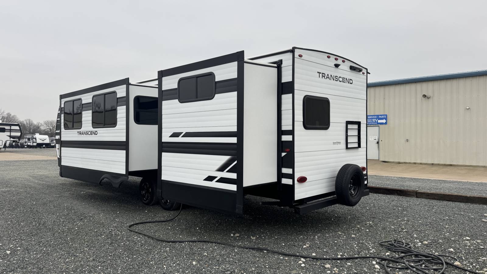 2026 Grand Design Transcend 325BHT - Image 5