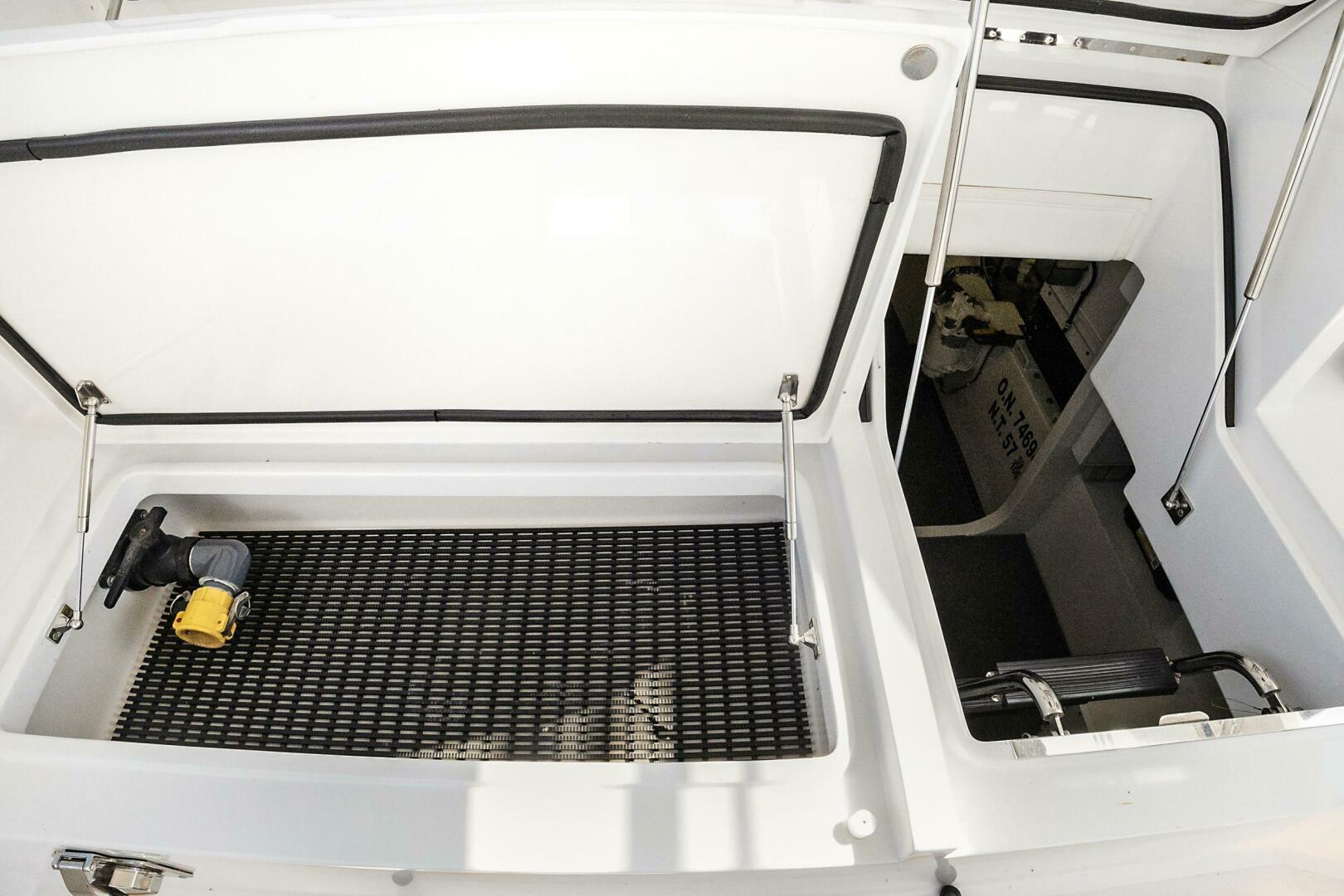 2016 Hatteras GT63 - Image 16