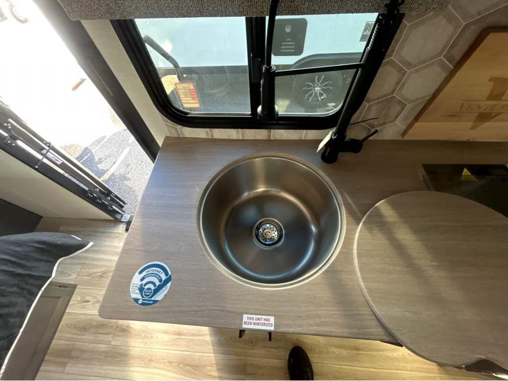 2026 VENTURE RV SPORTTREK STINGER 222VUD - Image 22