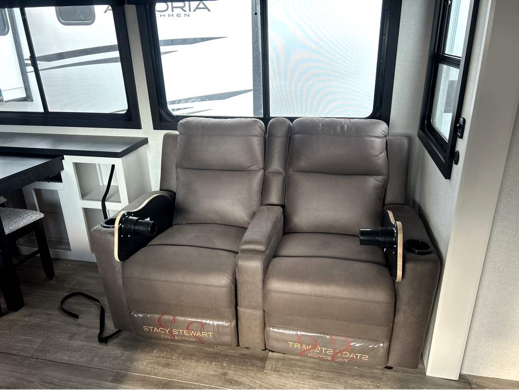2026 JAYCO EAGLE 335LSTS - Image 11