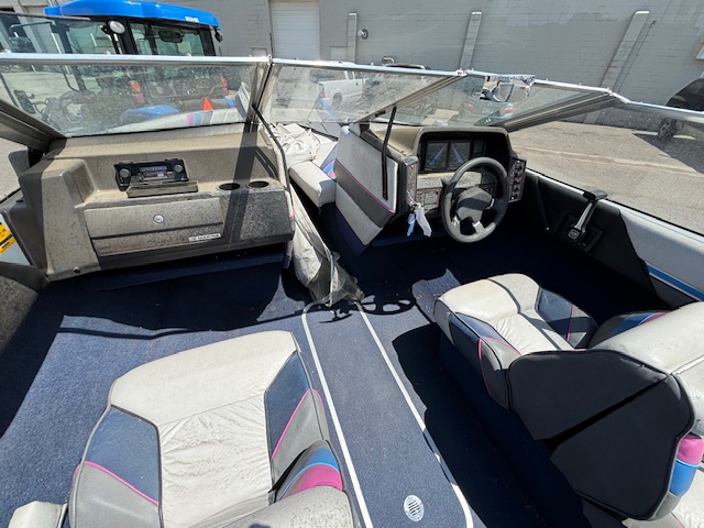 1989 Bayliner 2050 - Image 10
