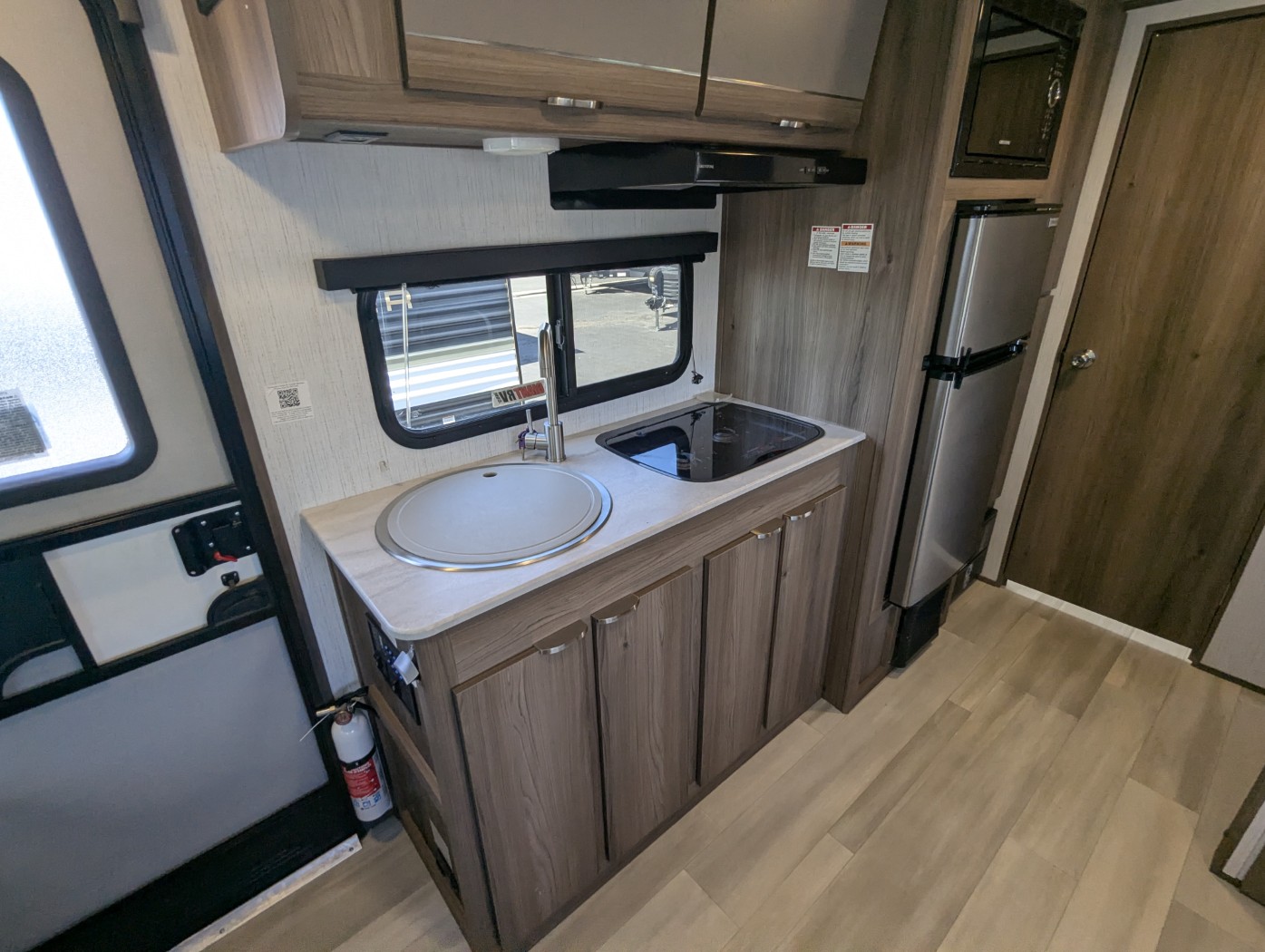 2024 Cruiser RV Hitch 18BHS - Image 14