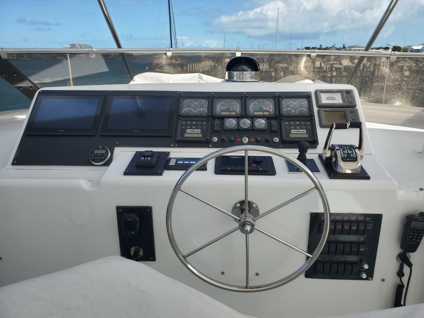 2000 Hatteras 75 Sport Deck - Image 18