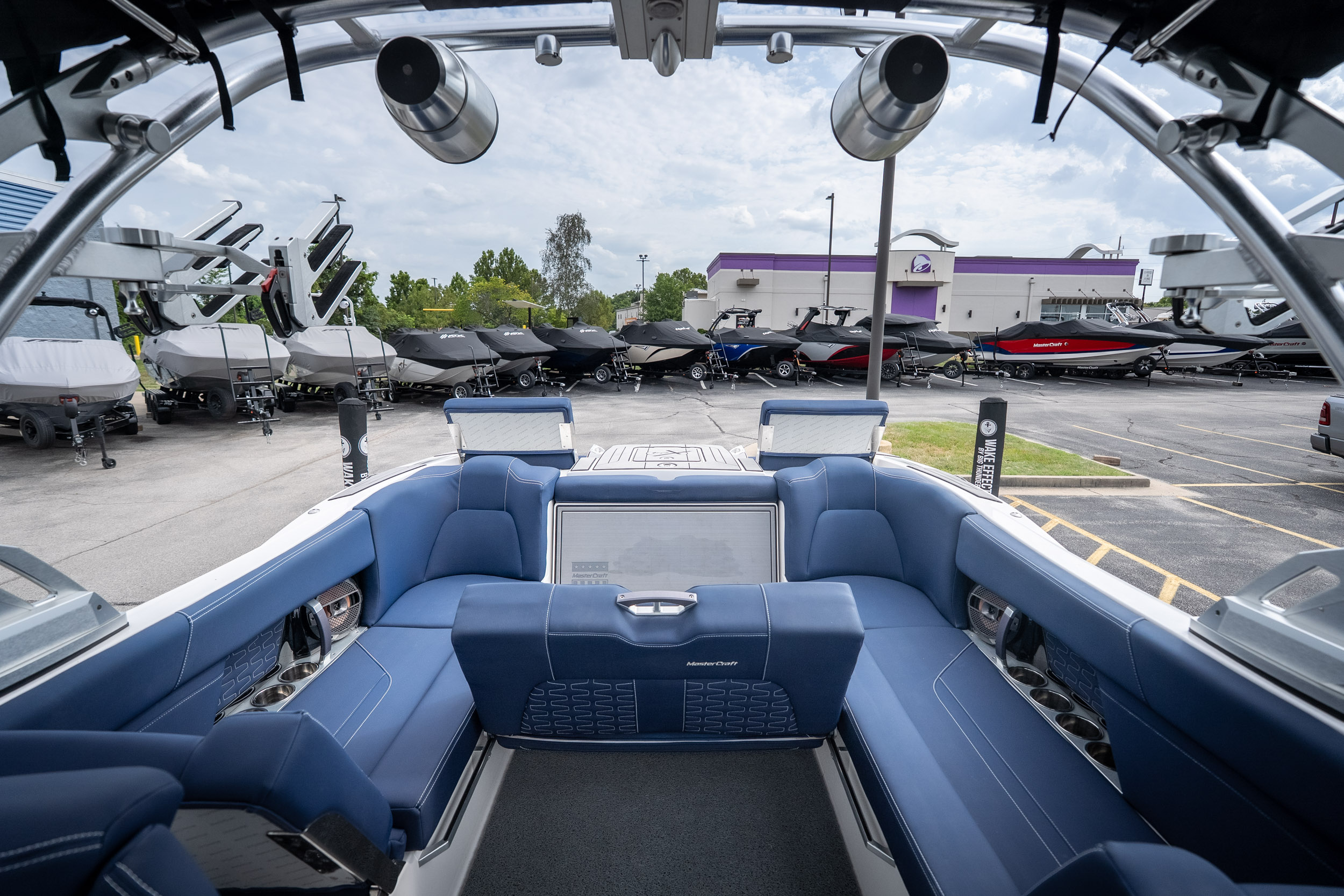 2021 MasterCraft X24 - Image 48