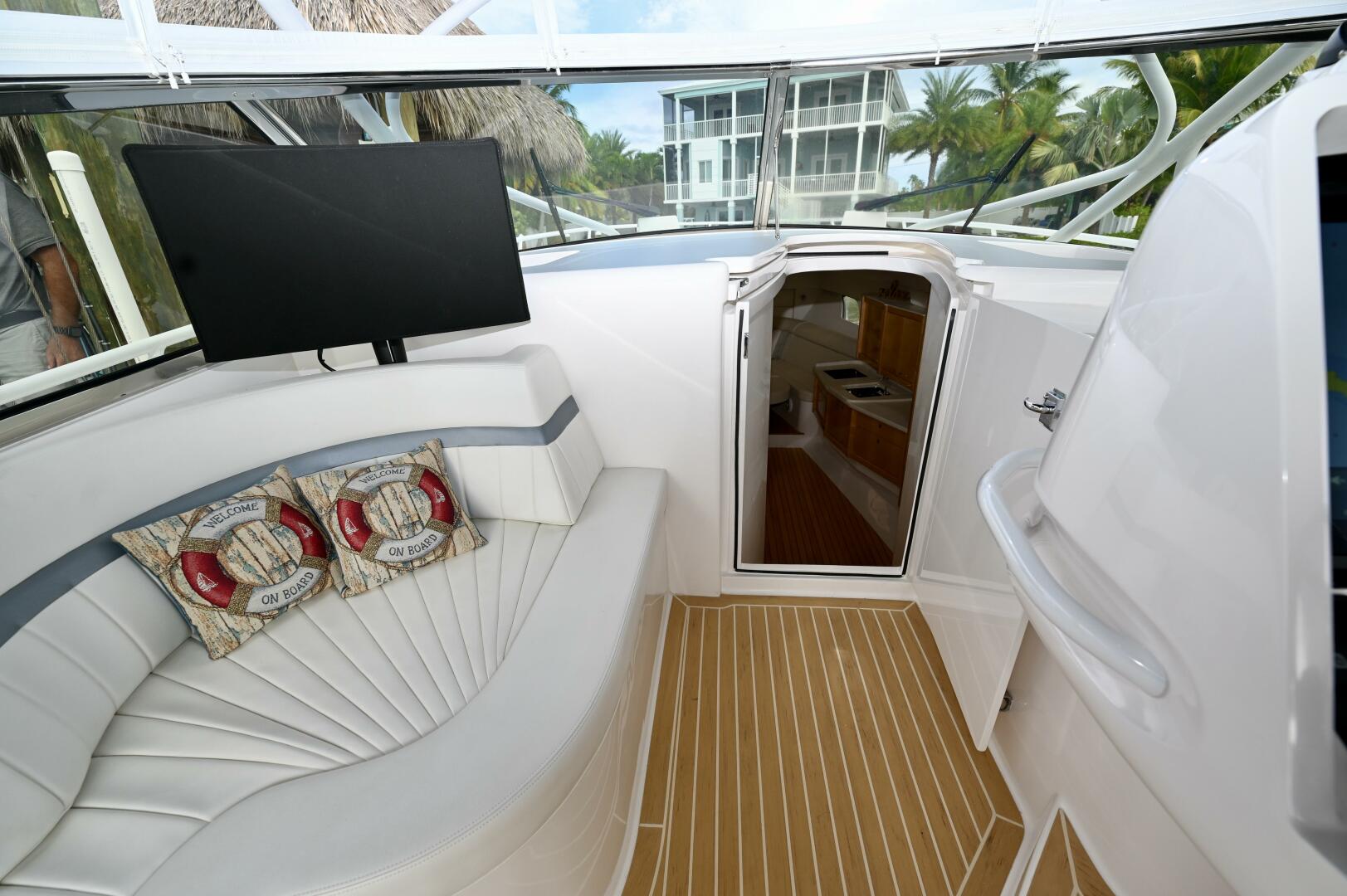 2019 Intrepid 475 Sport Yacht - Image 14