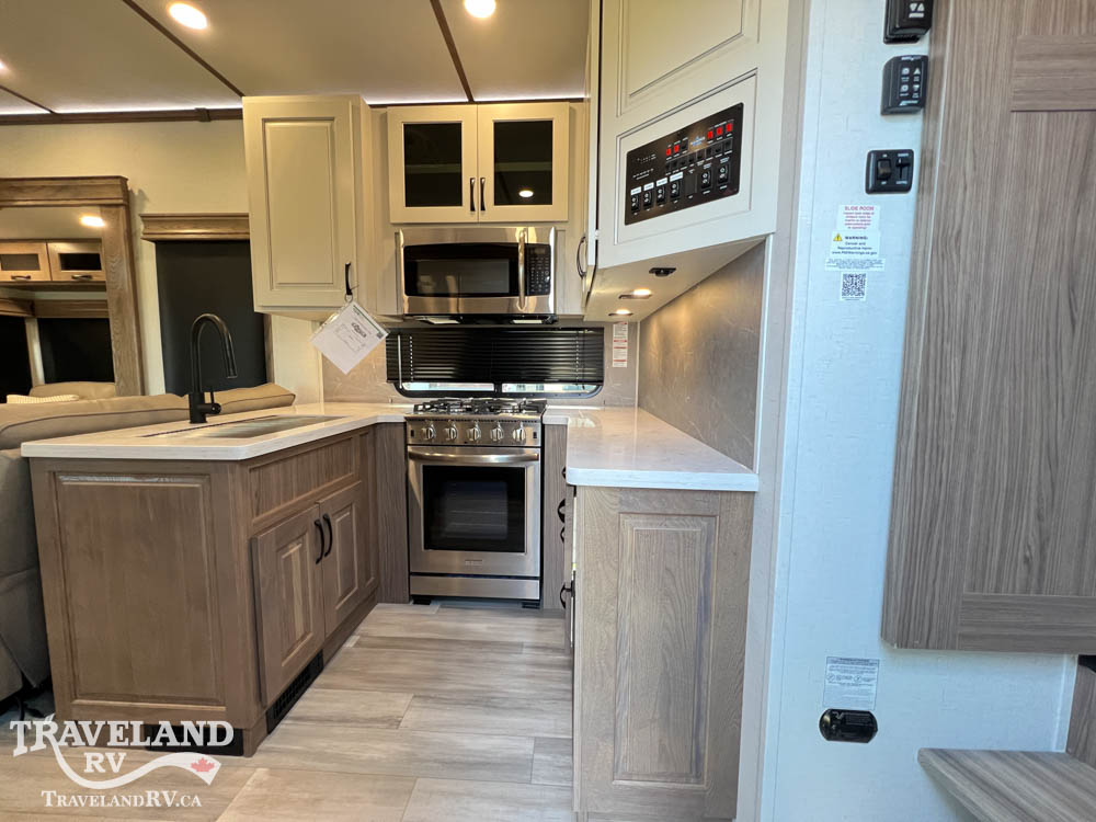 2023 Alliance RV Paradigm 395DS - Image 15