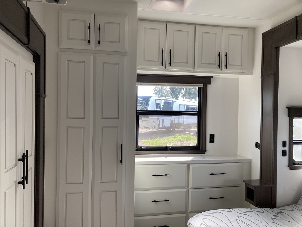 2025 DRV Mobile Suites MS 41FKRB - Image 31