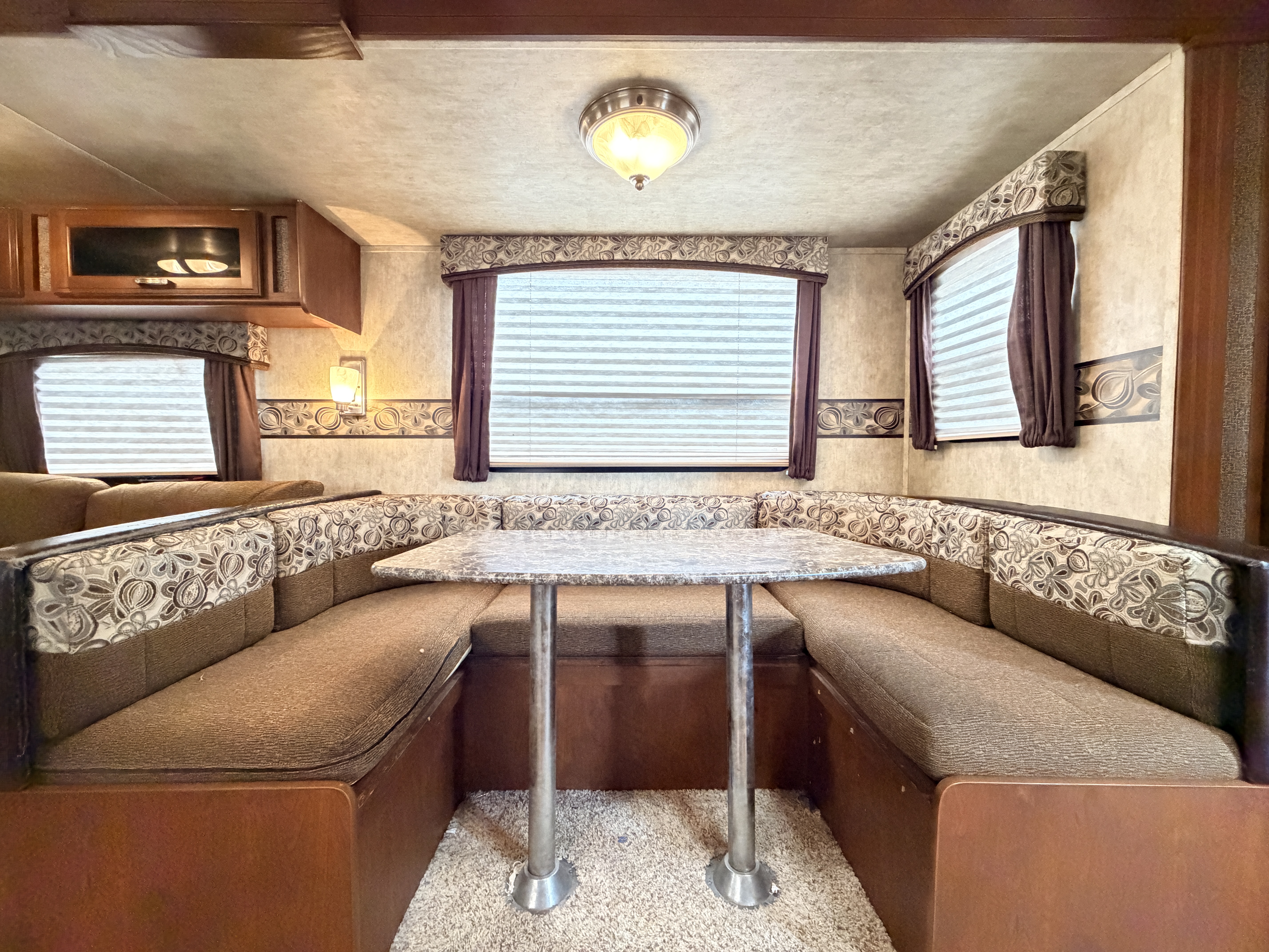 2015 Keystone PASSPORT GRAND TOURING 3180RE - Image 11