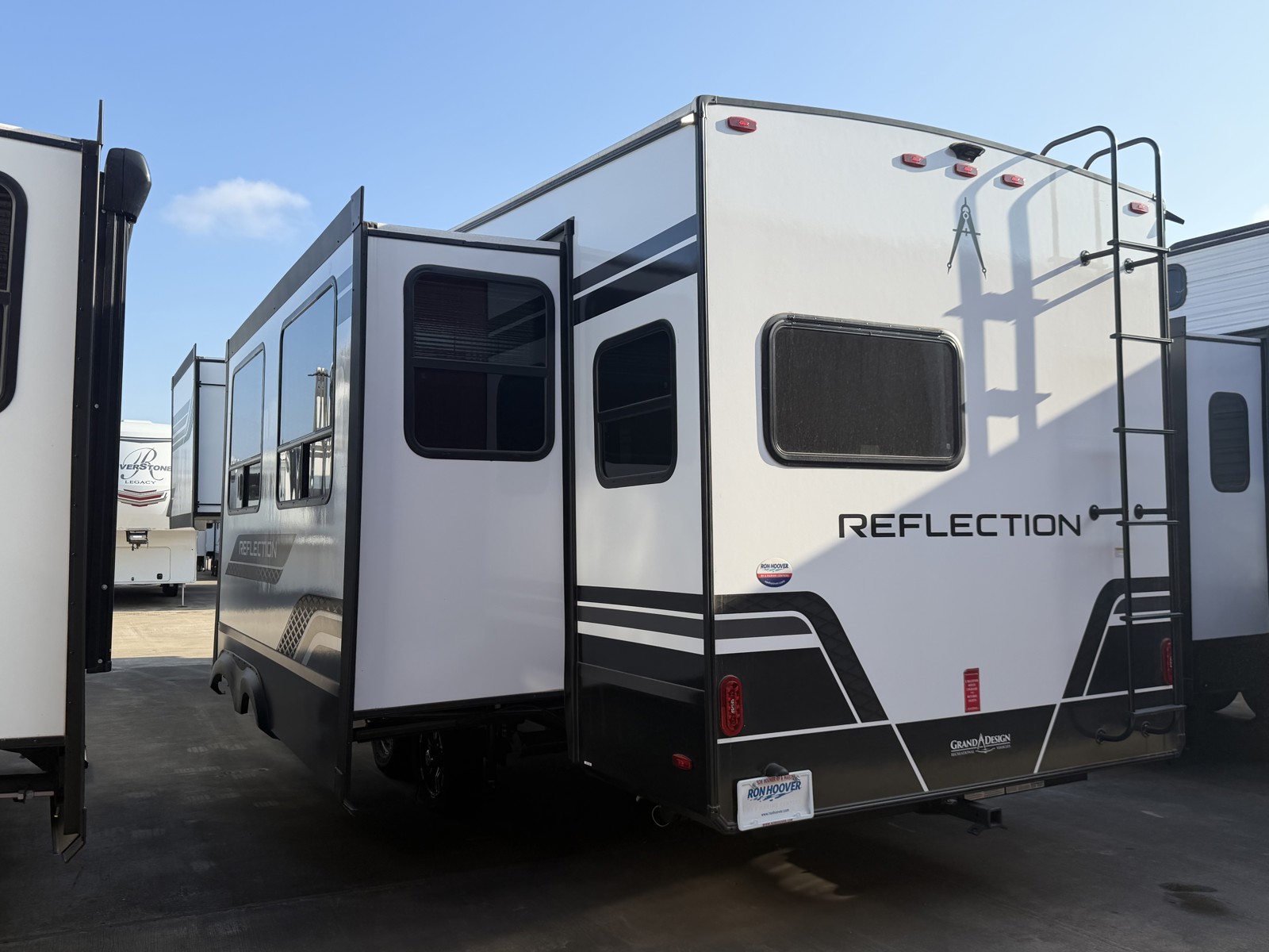 2026 GRAND DESIGN 320MKS - Image 9